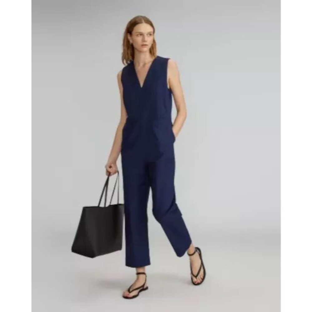 EVERLANE Structured Cotton Jumpsuit Size 2 Navy V-Neck Sleeveless NWT B11